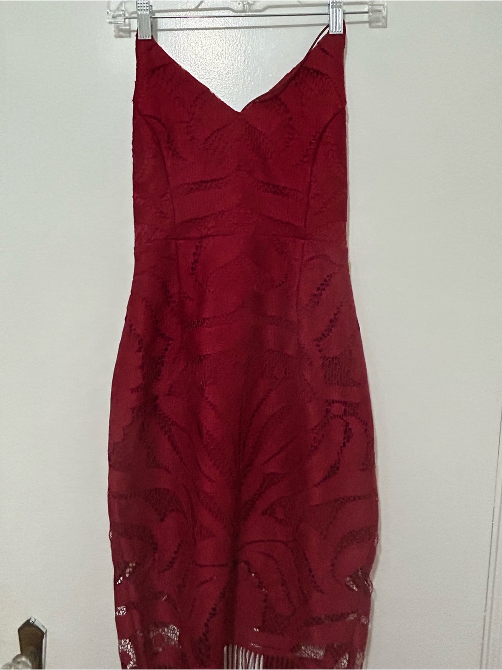 Chic Red Lace V-Neck Mini Dress